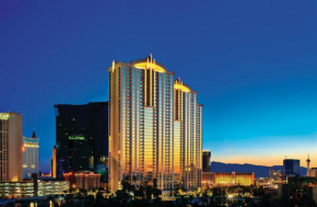 Signature- Balcony Strip View- High floor- NO parking fee